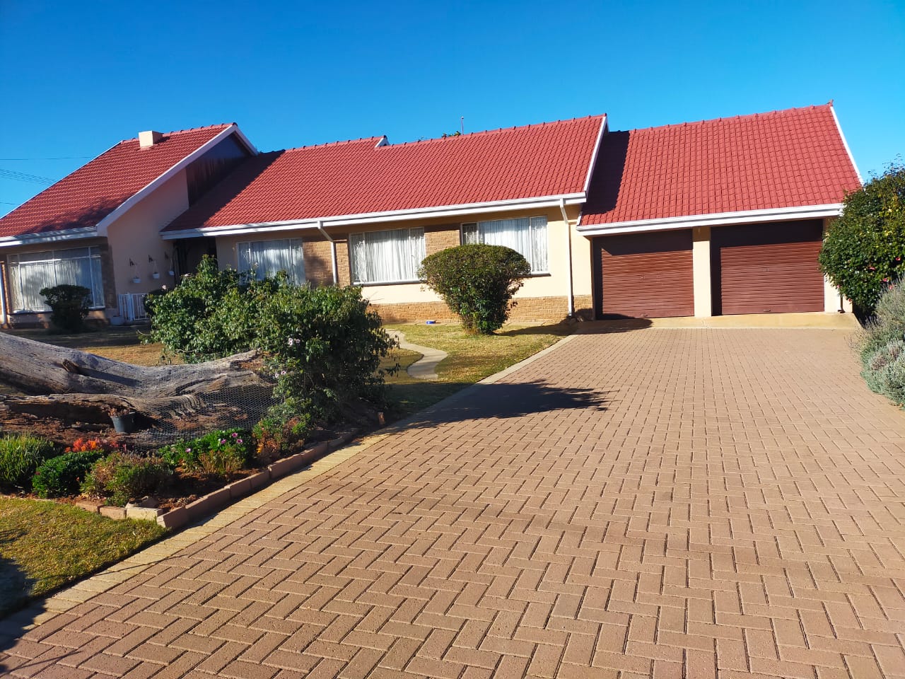 3 Bedroom House for sale in Greenhills P24114507633