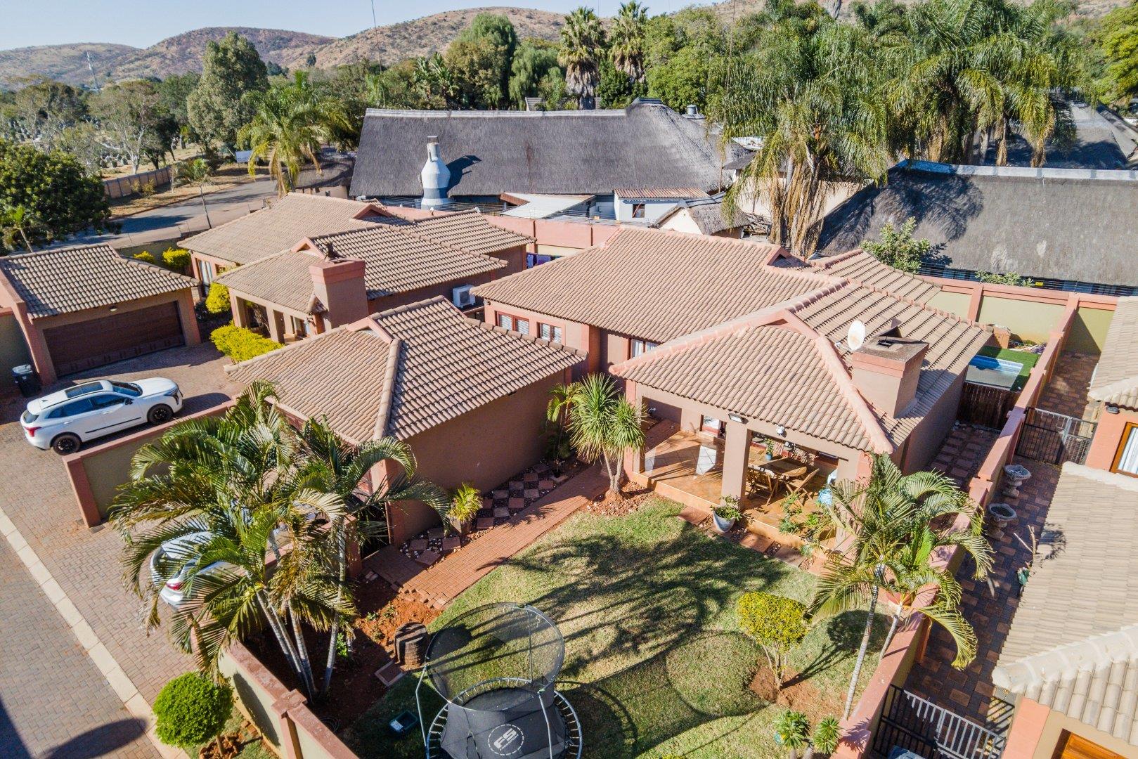 3 Bedroom House for sale in Heatherview P24114457979