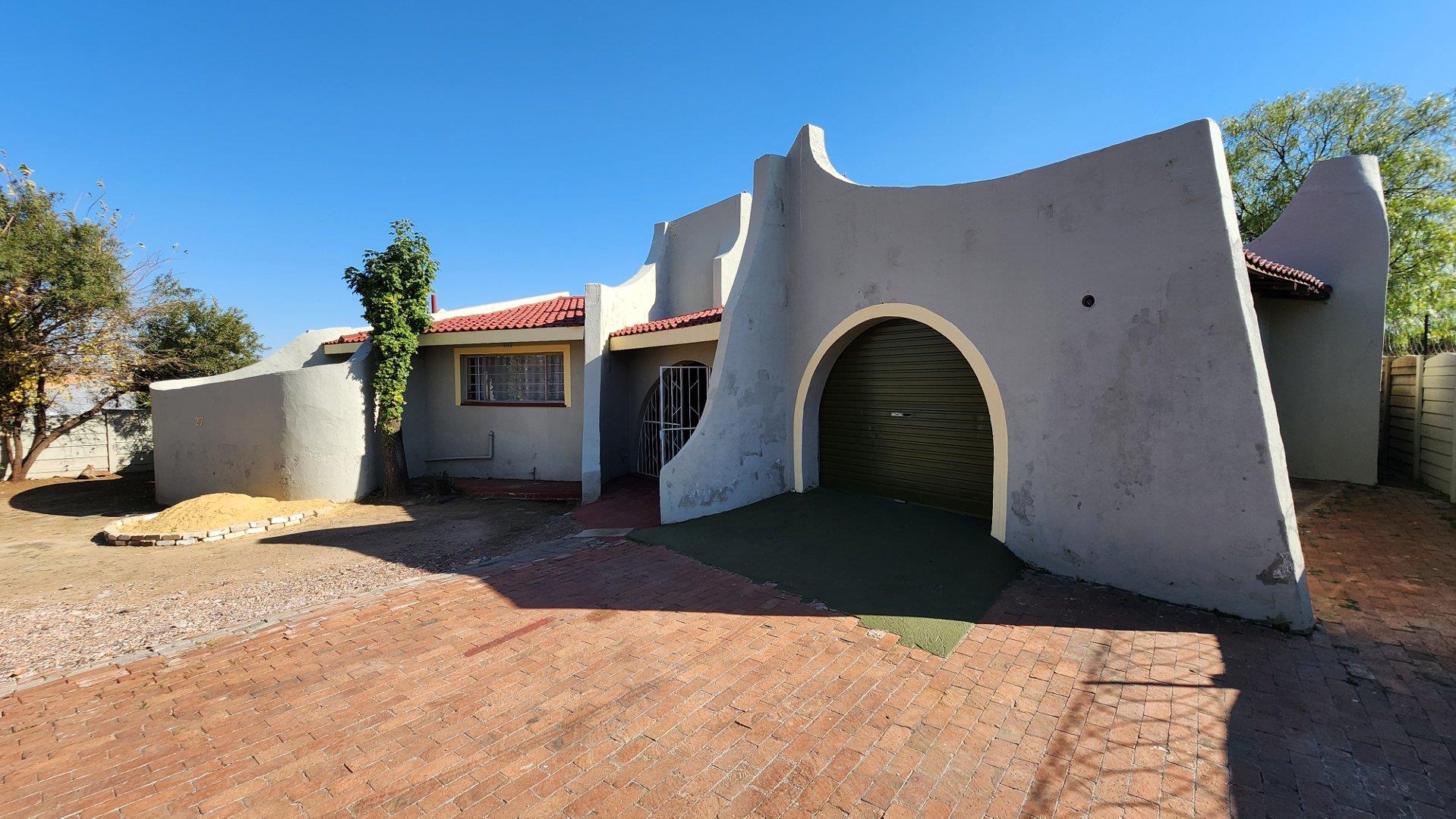 3 Bedroom House for sale in Birchleigh North 27 Lydia Street P24