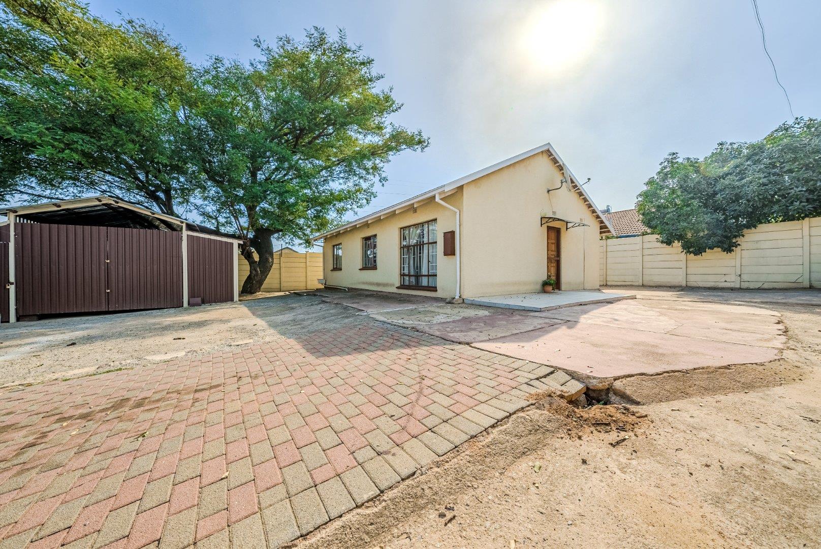 3 Bedroom House for sale in Eldorado Park P24114507811