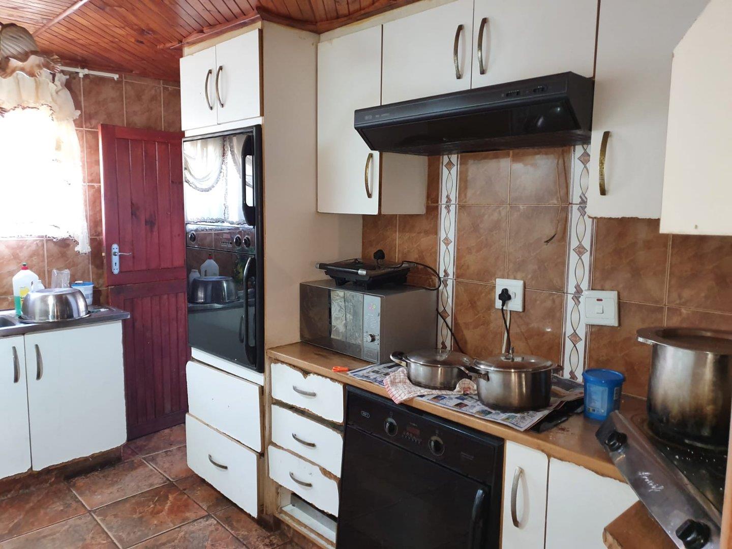 4 Bedroom House for sale in Brackenham P24114508381