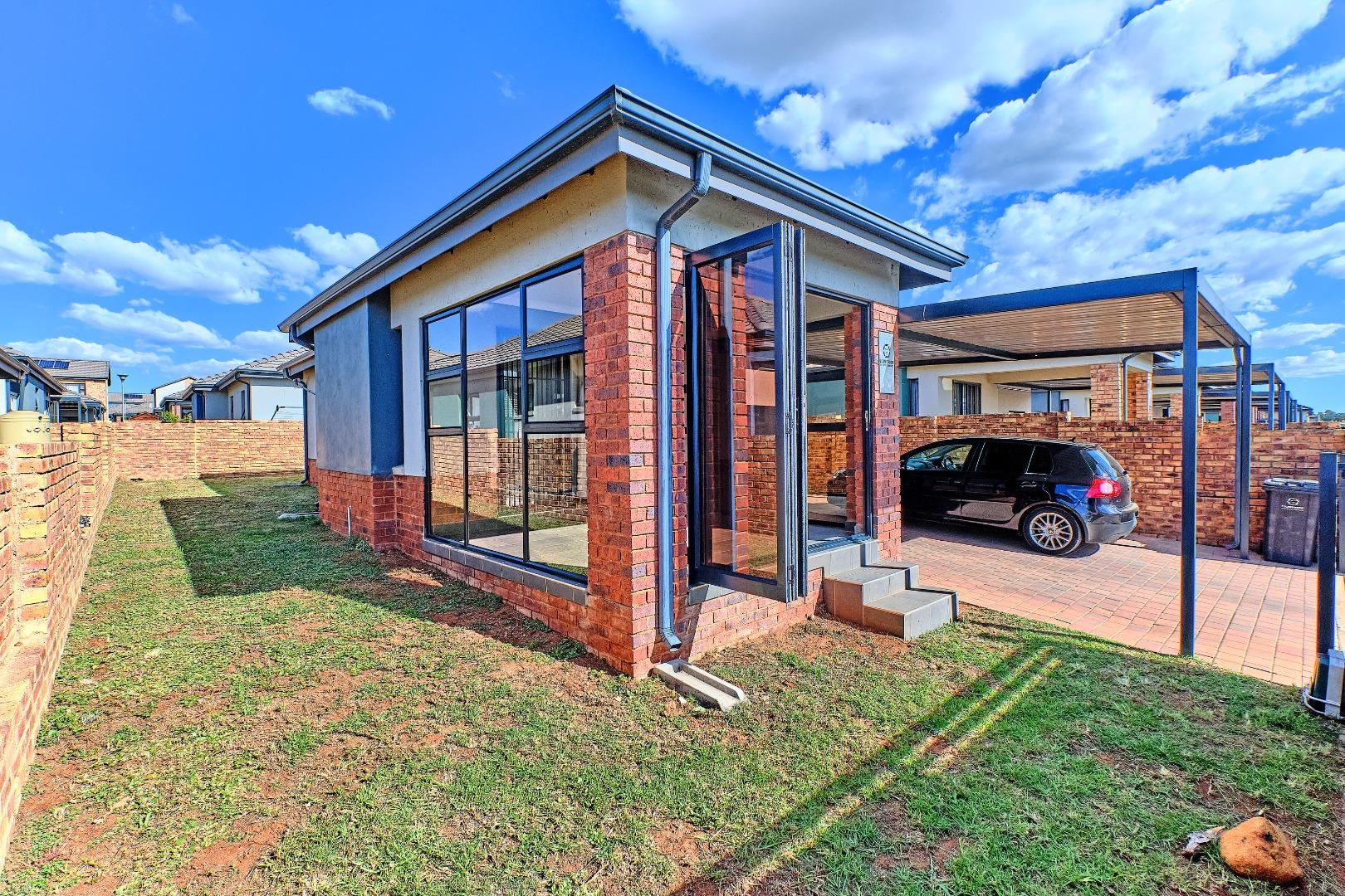 2 Bedroom House for sale in Cosmo City Lion Pride P24114508610