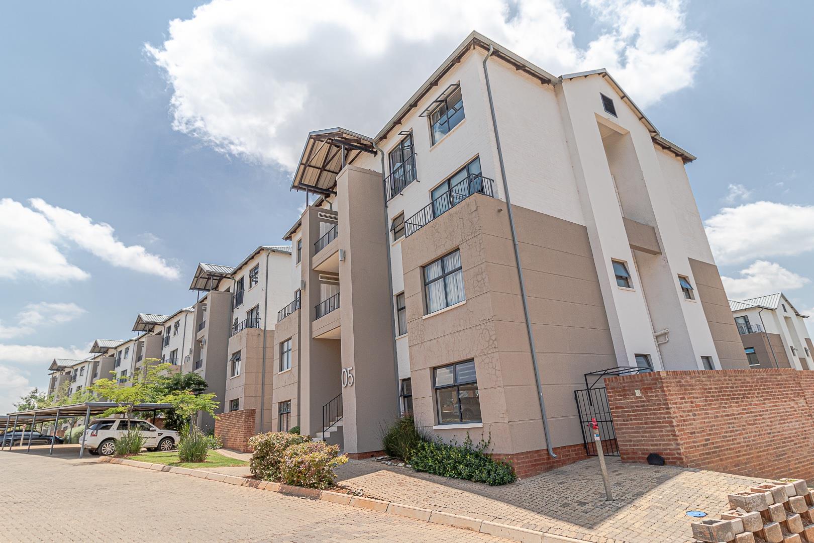 3 Bedroom Apartment / flat for sale in Wilgeheuwel 749 Van Dalen Road