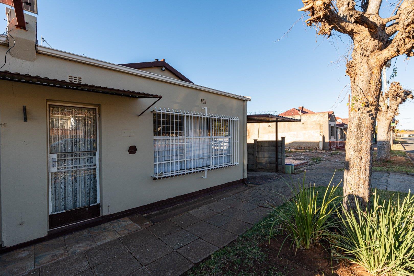 2 Bedroom House to rent in Wentworth Park P24114486235