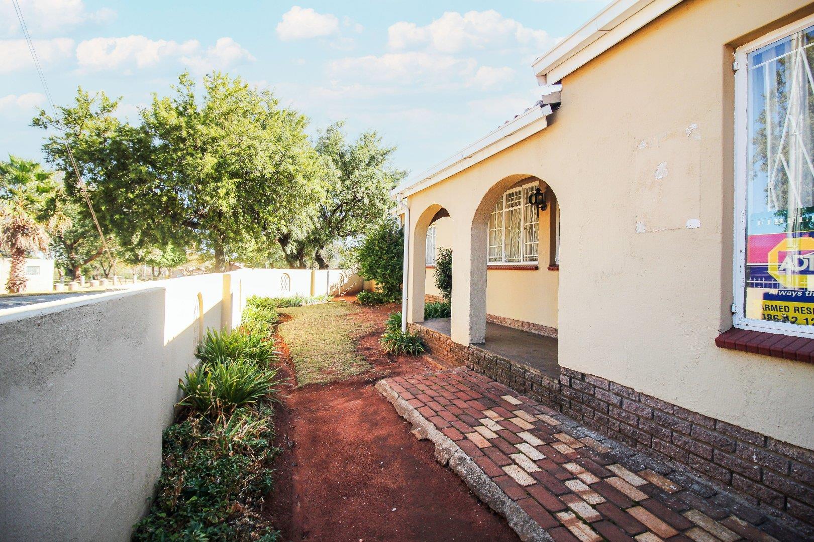 4 Bedroom House for sale in Riverlea 3 Cherwora Road P24114509677