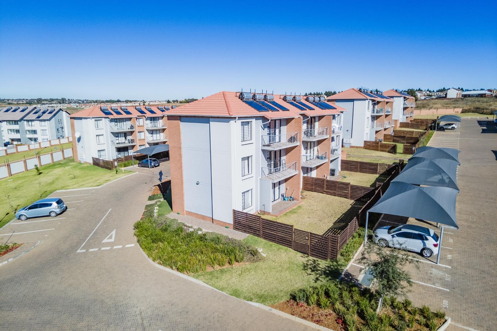 4 Bedroom Apartment / flat for sale in Sagewood P24114509744