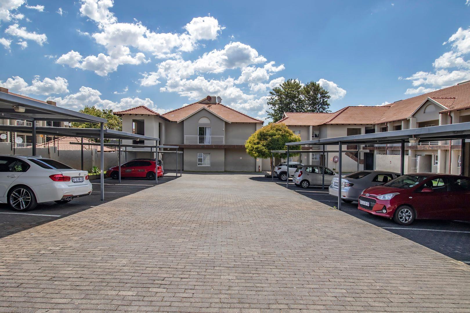 2 Bedroom Apartment / flat to rent in Ferndale 15 Silveroaks, 296 Oak