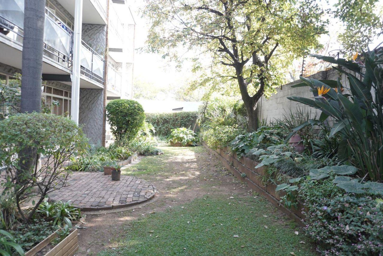 2 Bedroom Townhouse for sale in Edenvale Central P24112763534