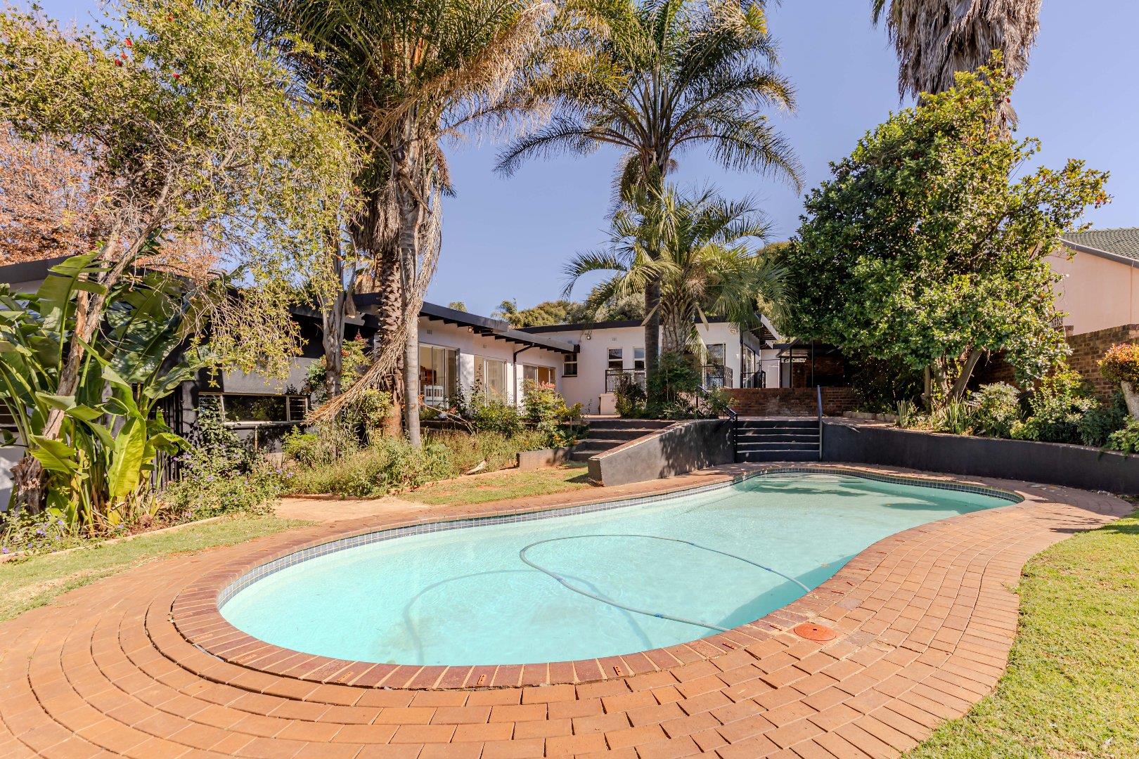 4 Bedroom House for sale in Constantia Kloof P24114511678