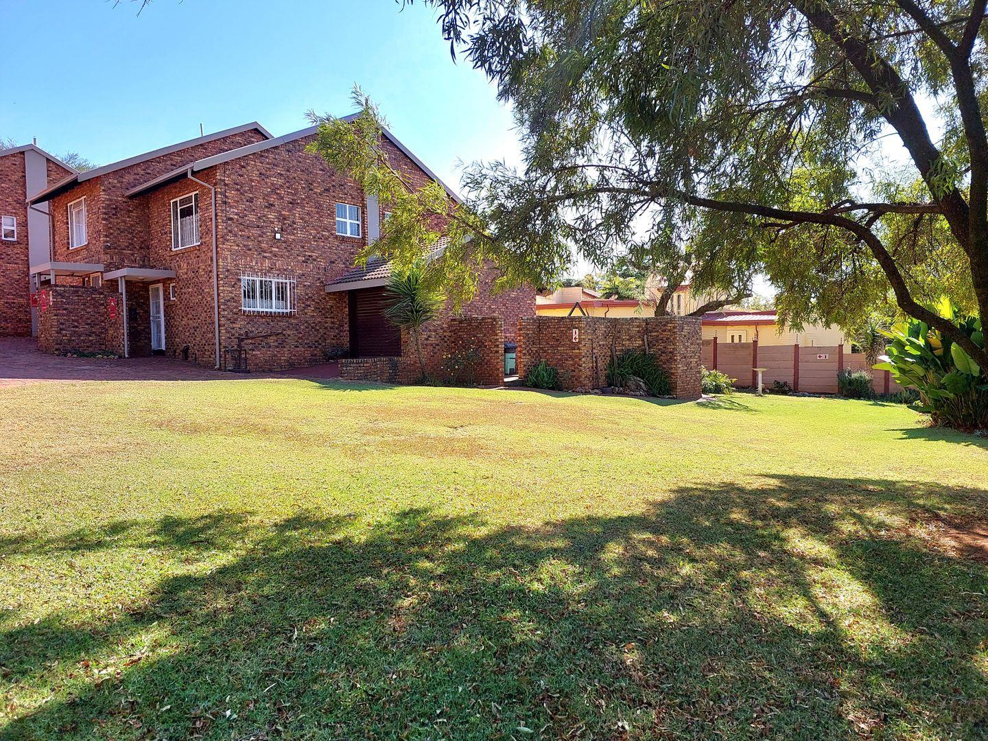 2 Bedroom Townhouse for sale in Wingate Park 6 Villa Selby, 790 Selby