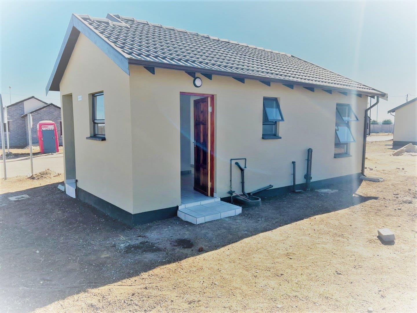 3 Bedroom House for sale in Windmill Park 100905 Indwe Street P24