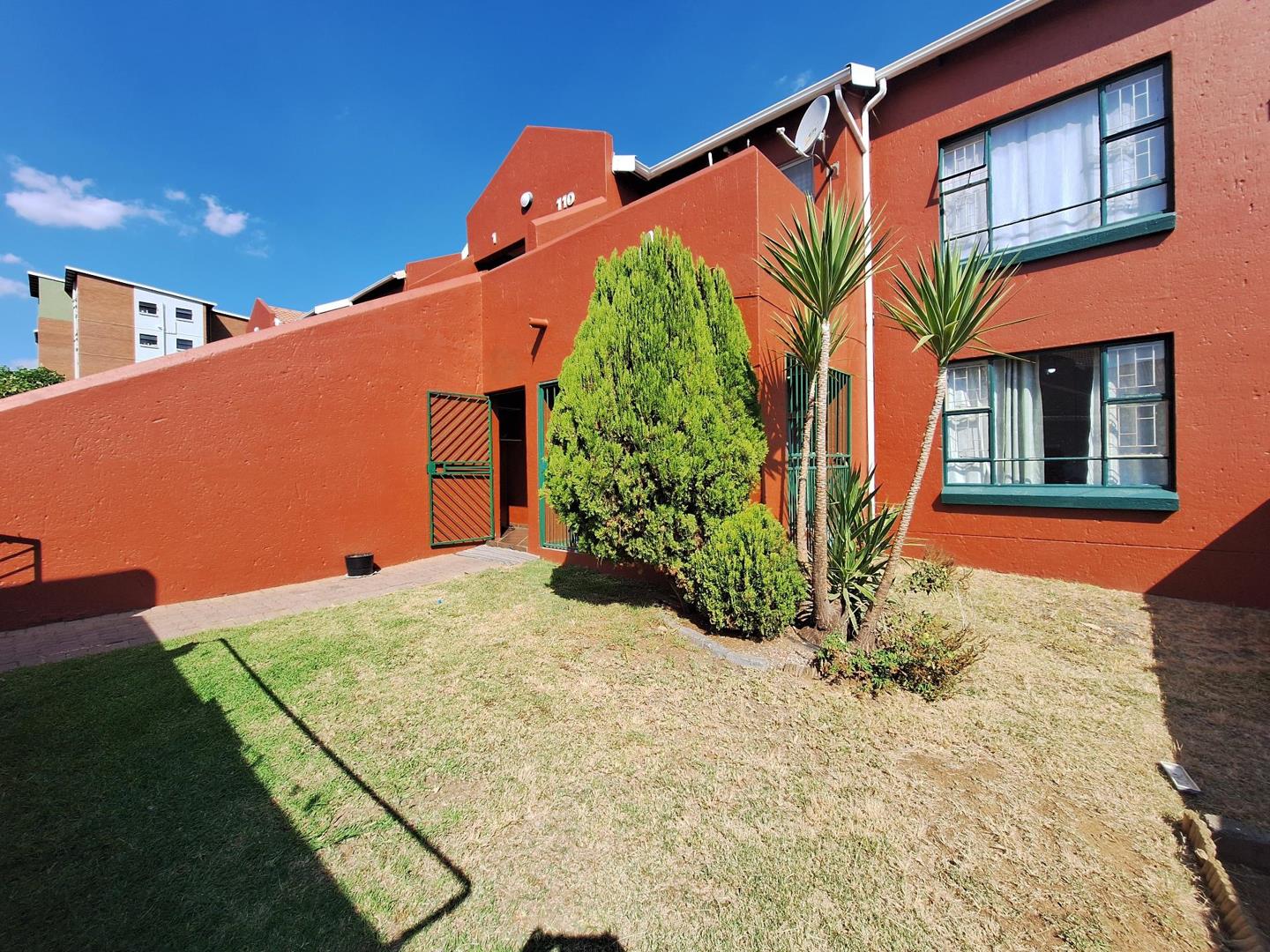 2 Bedroom Apartment / flat for sale in Vorna Valley P24114512838