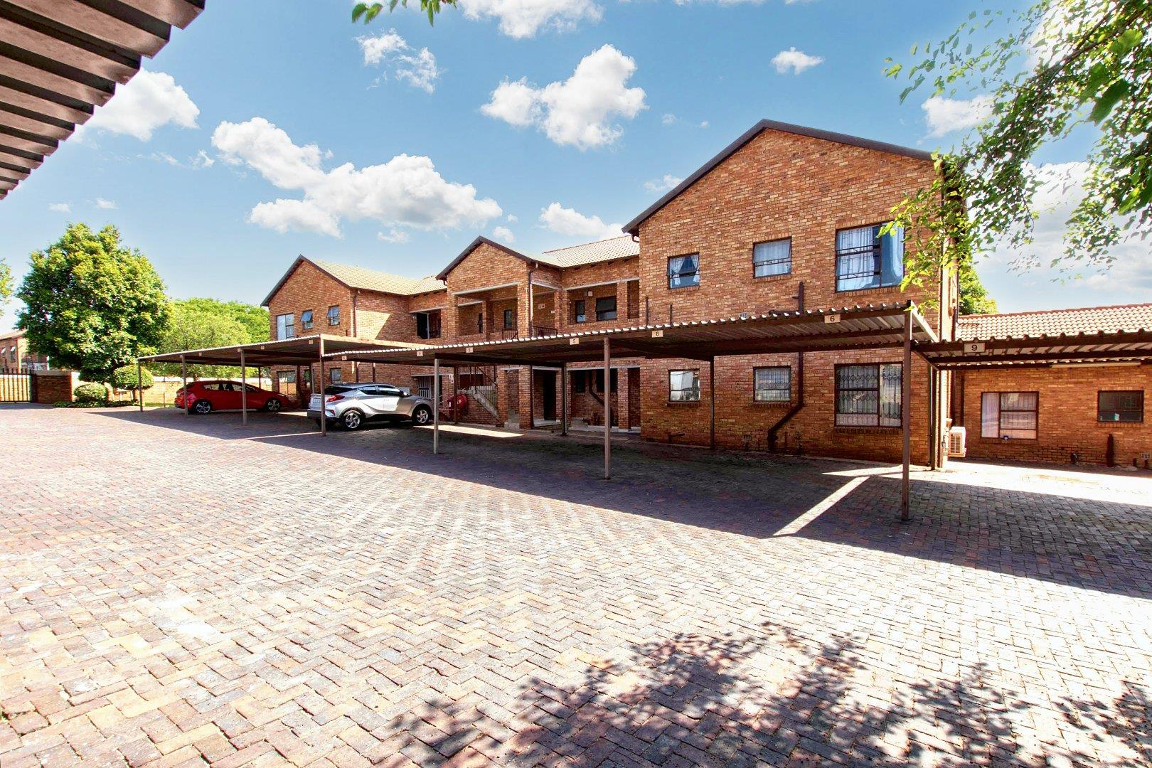 2 Bedroom Apartment / flat for sale in Willowbrook 7 Ss Yellowwood, 1