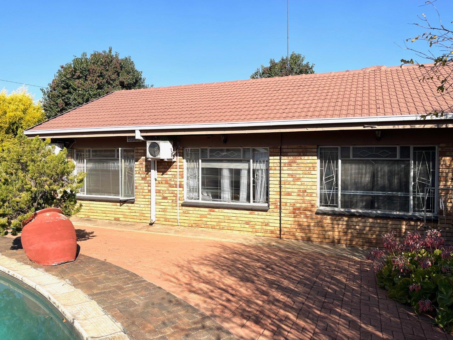 4 Bedroom House for sale in Neserhof P24114515218