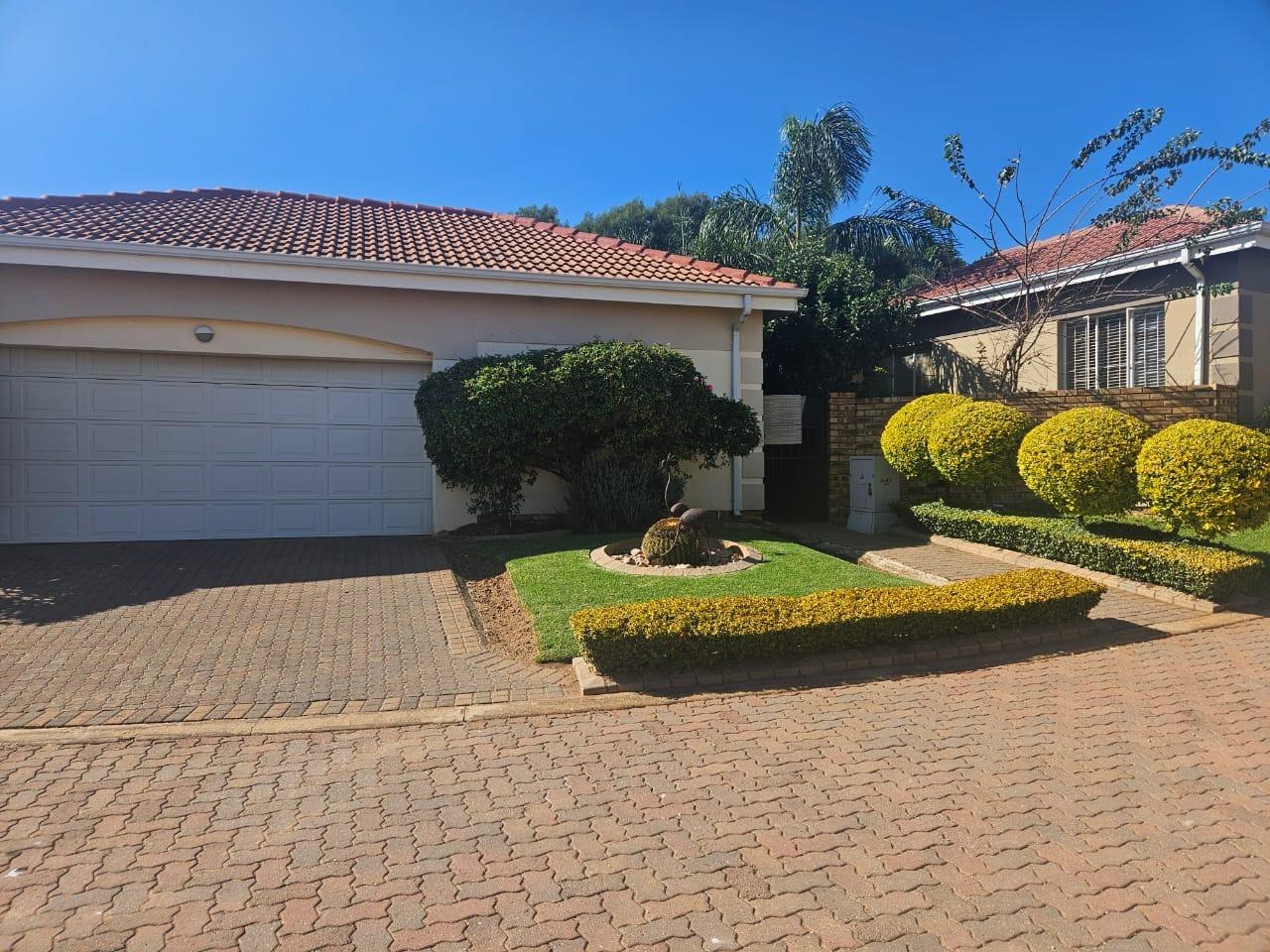 4 Bedroom House for sale in Zandspruit P24114515981