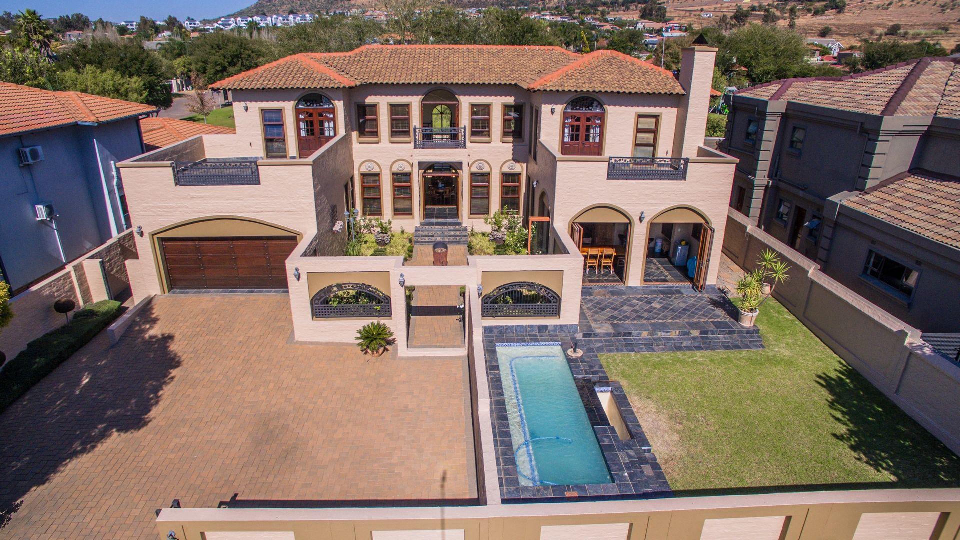 3 Bedroom House for sale in Pinehaven P24114516186