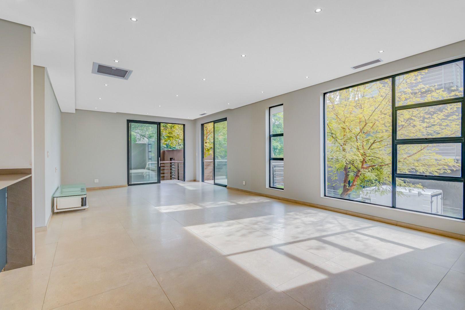 2 Bedroom Apartment / flat for sale in Westcliff 34 Jan Smuts Avenue