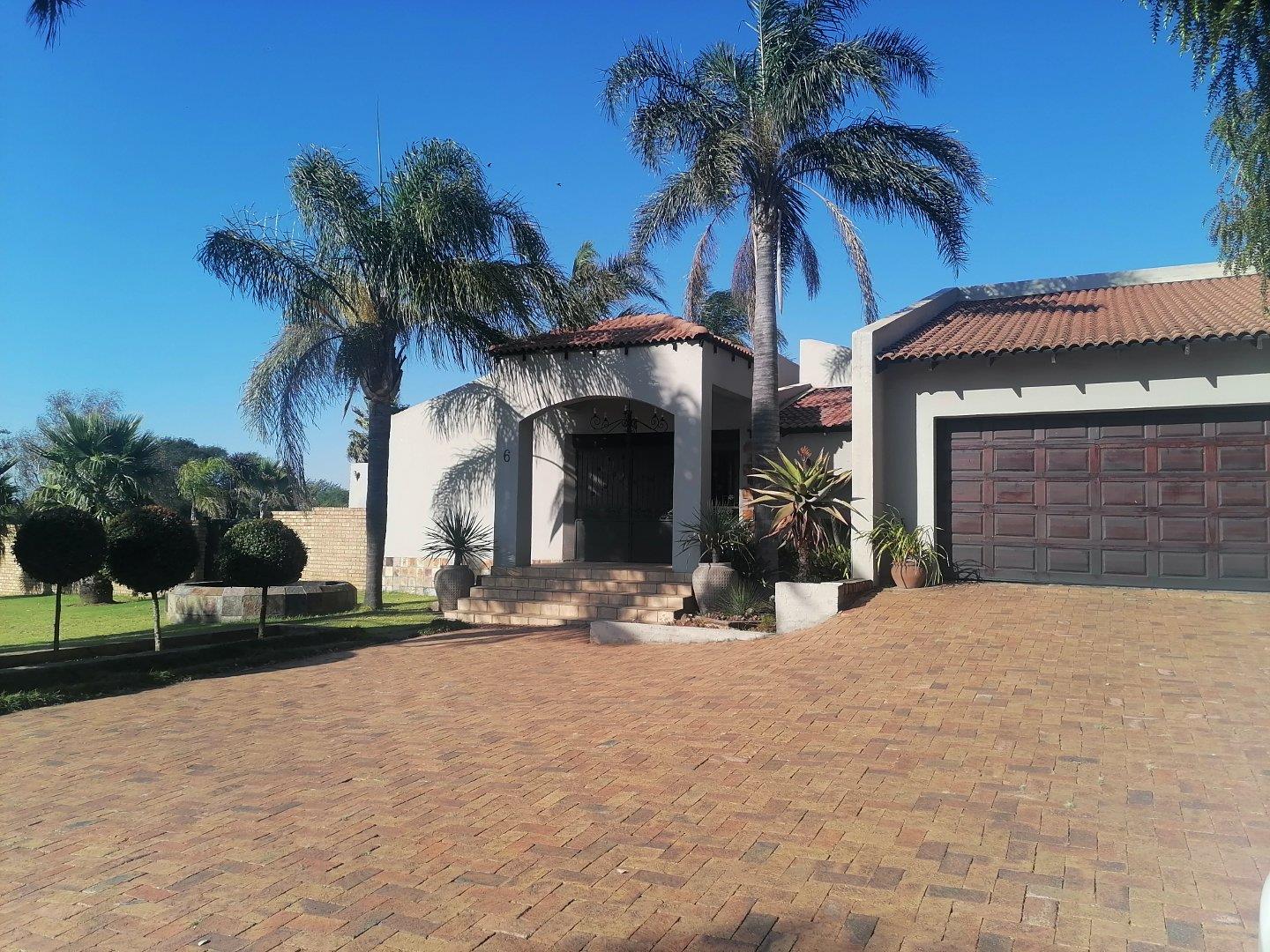 8 Bedroom House for sale in Reyno Ridge P24114517591