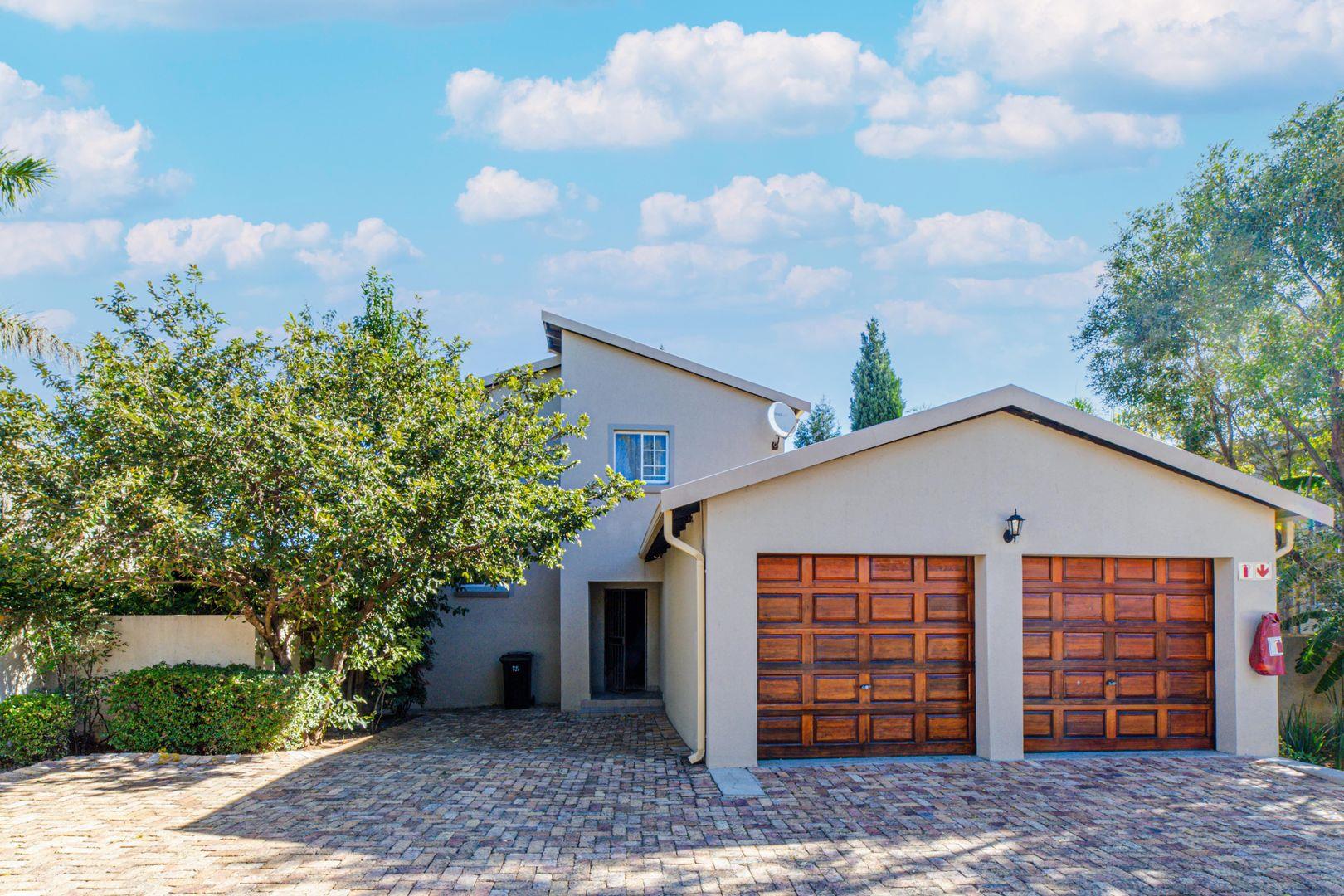 3 Bedroom Townhouse for sale in Kyalami Hills P24114517852