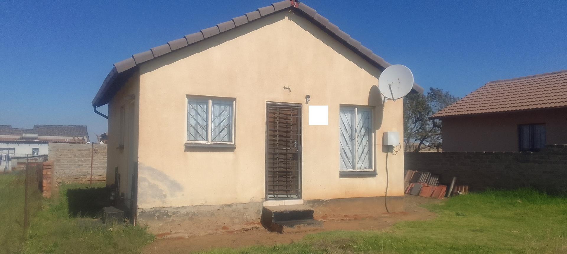 2 Bedroom House for sale in Lakeside P24114517507