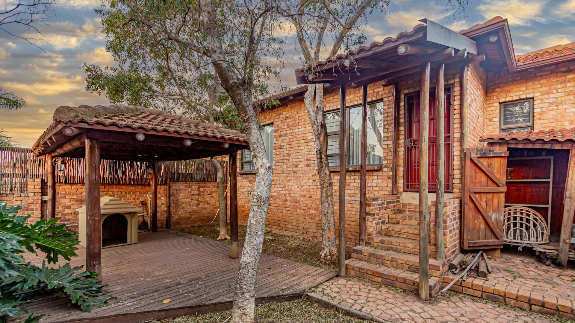 3 Bedroom Townhouse for sale in North Riding 195 Bellairs Drive