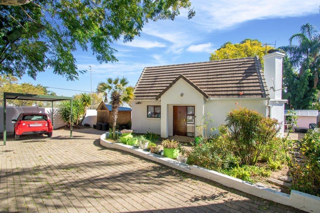 3 Bedroom House for sale in Douglasdale P24114519962