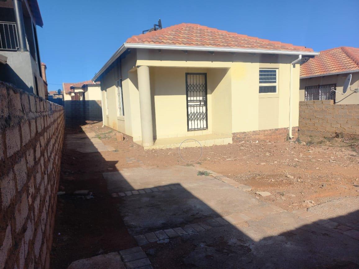 2 Bedroom House for sale in Glenway Estate P24114519023