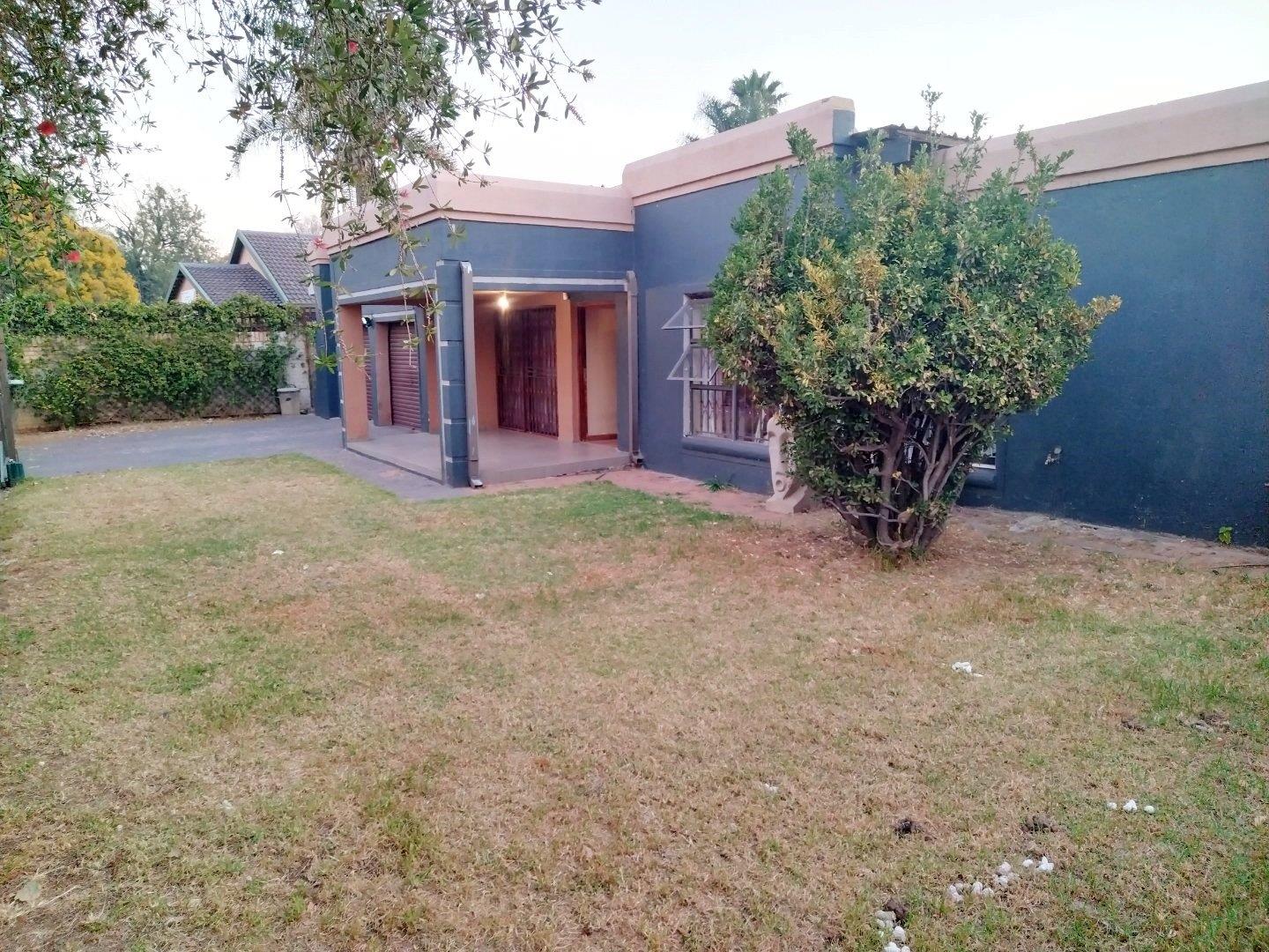 3 Bedroom House for sale in Vanderbijlpark SE 6 P24114518789