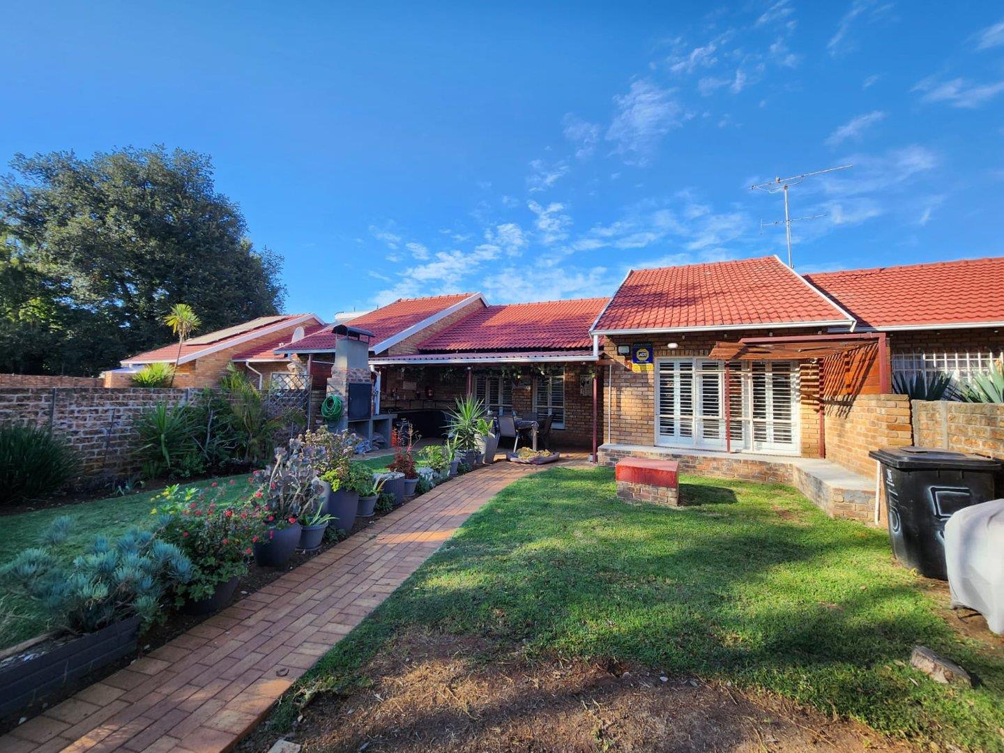 3 Bedroom Apartment / flat for sale in Boksburg North P24114520378