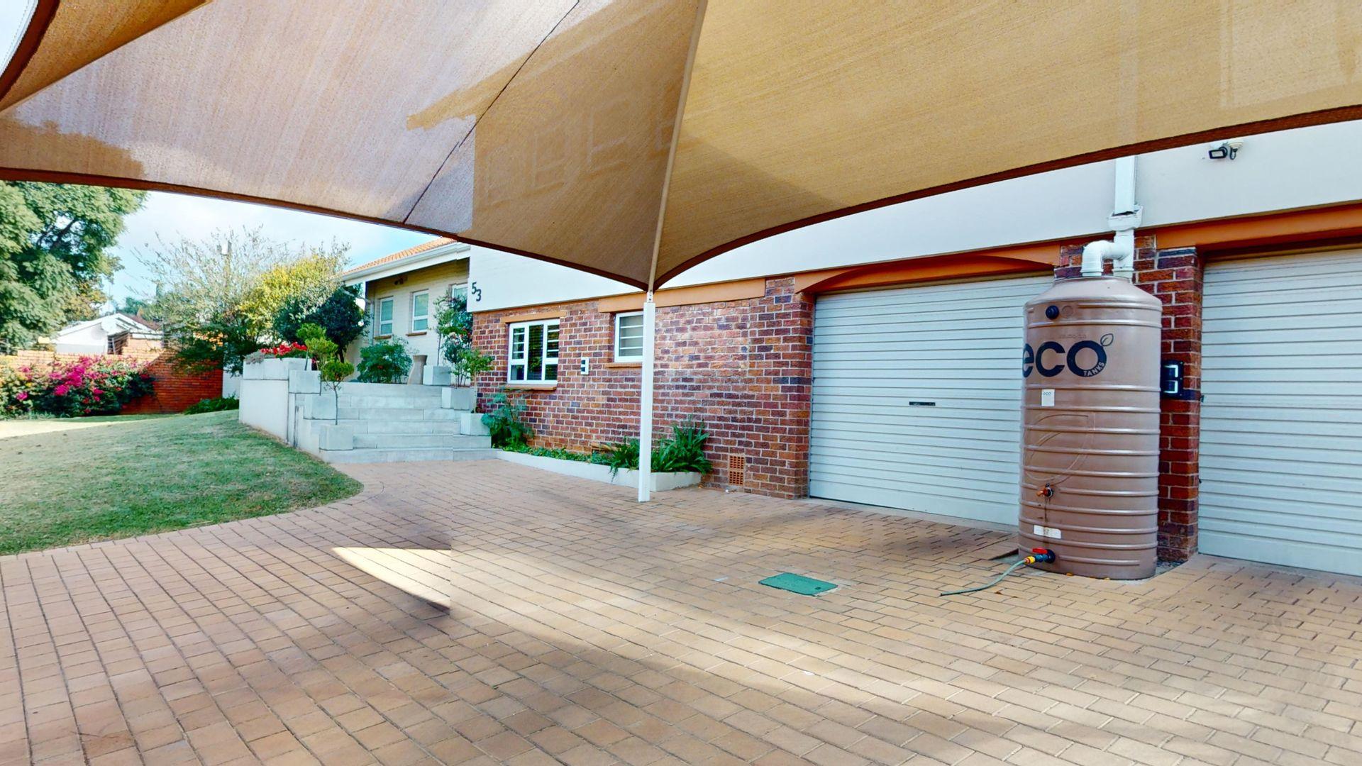 4 Bedroom House for sale in Hazeldene P24114520624