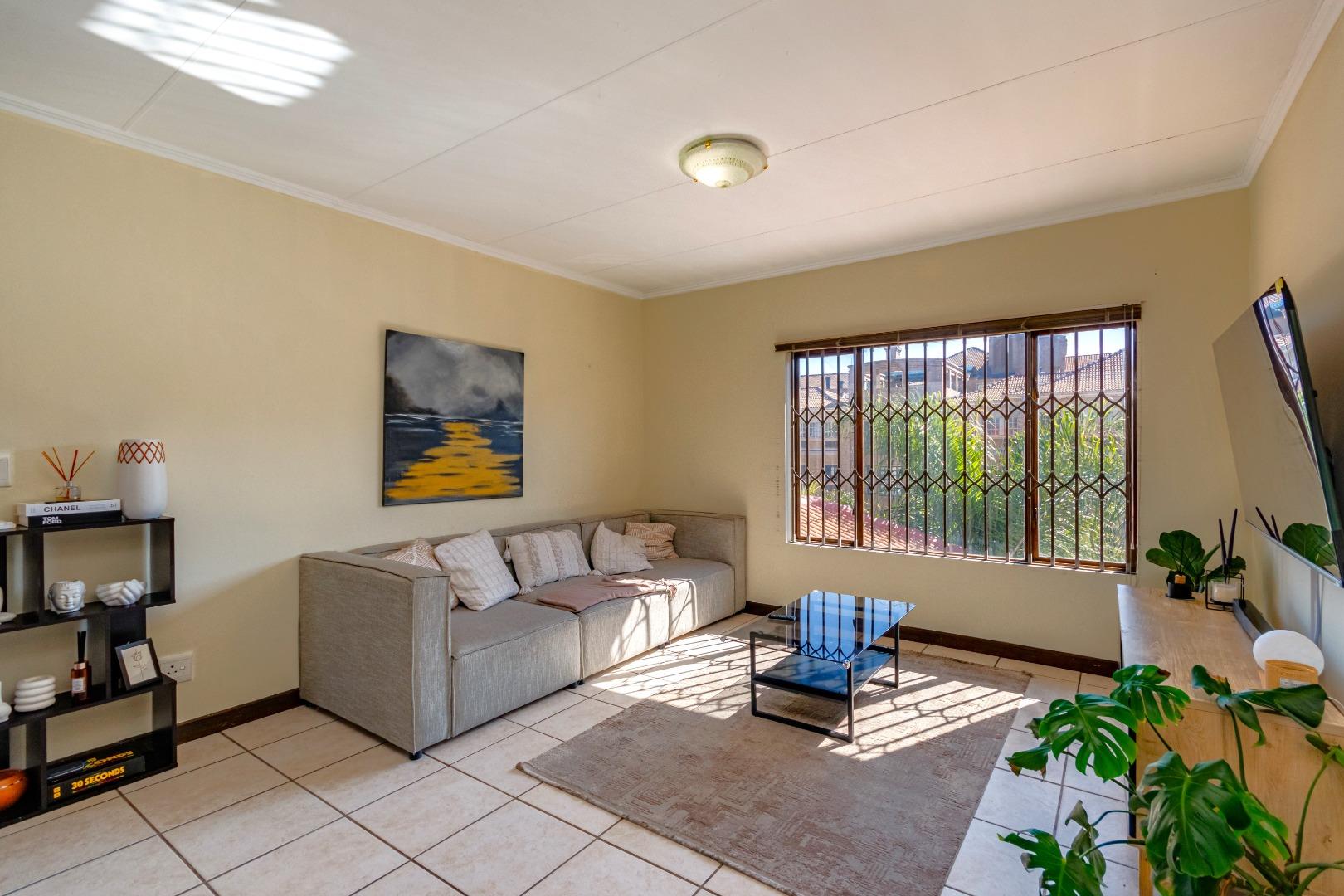 2 Bedroom Apartment / flat for sale in Sunninghill P24114520894