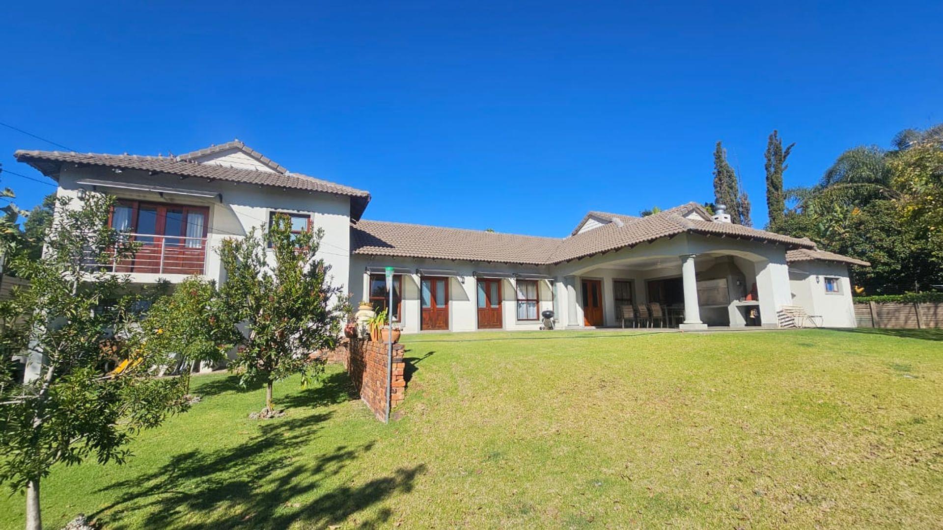 4 Bedroom House for sale in Waterkloof P24114521394