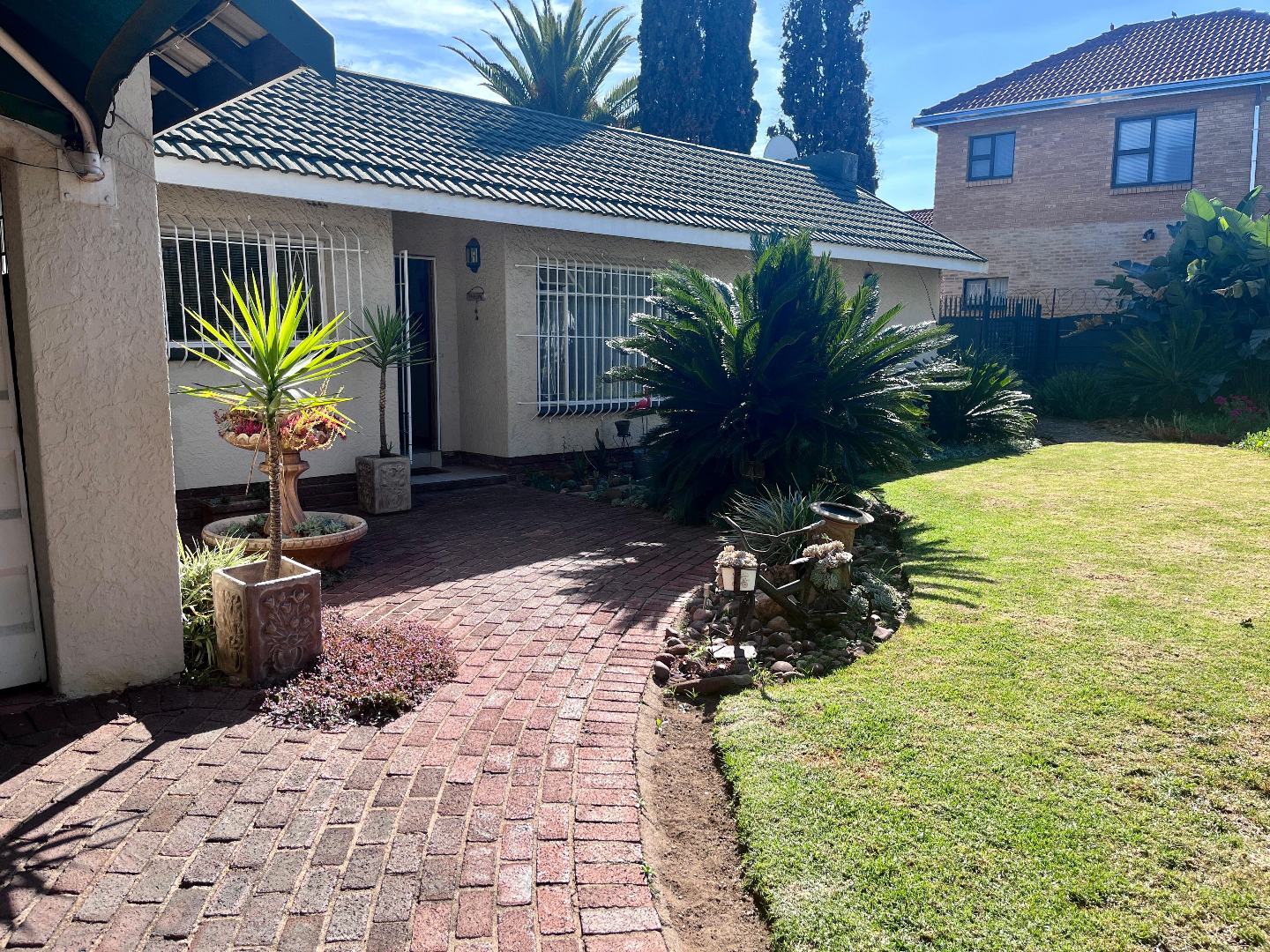 4 Bedroom House for sale in Brackendowns 233 Delphinium Street P24