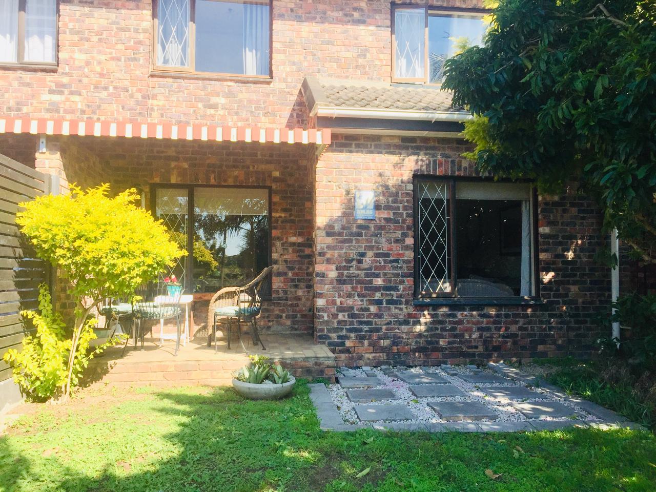 3 Bedroom Townhouse for sale in Fernglen Stella Londt Dr Fernglen