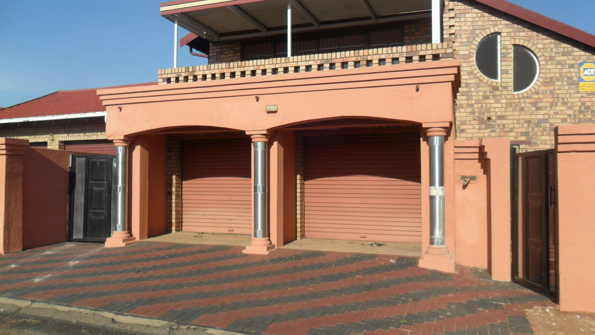 3 Bedroom House for sale in Spruit View P24114522744