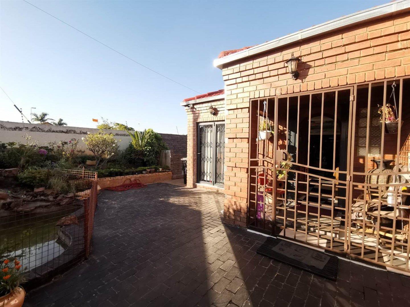 House for sale in Marlboro Gardens P24114522871