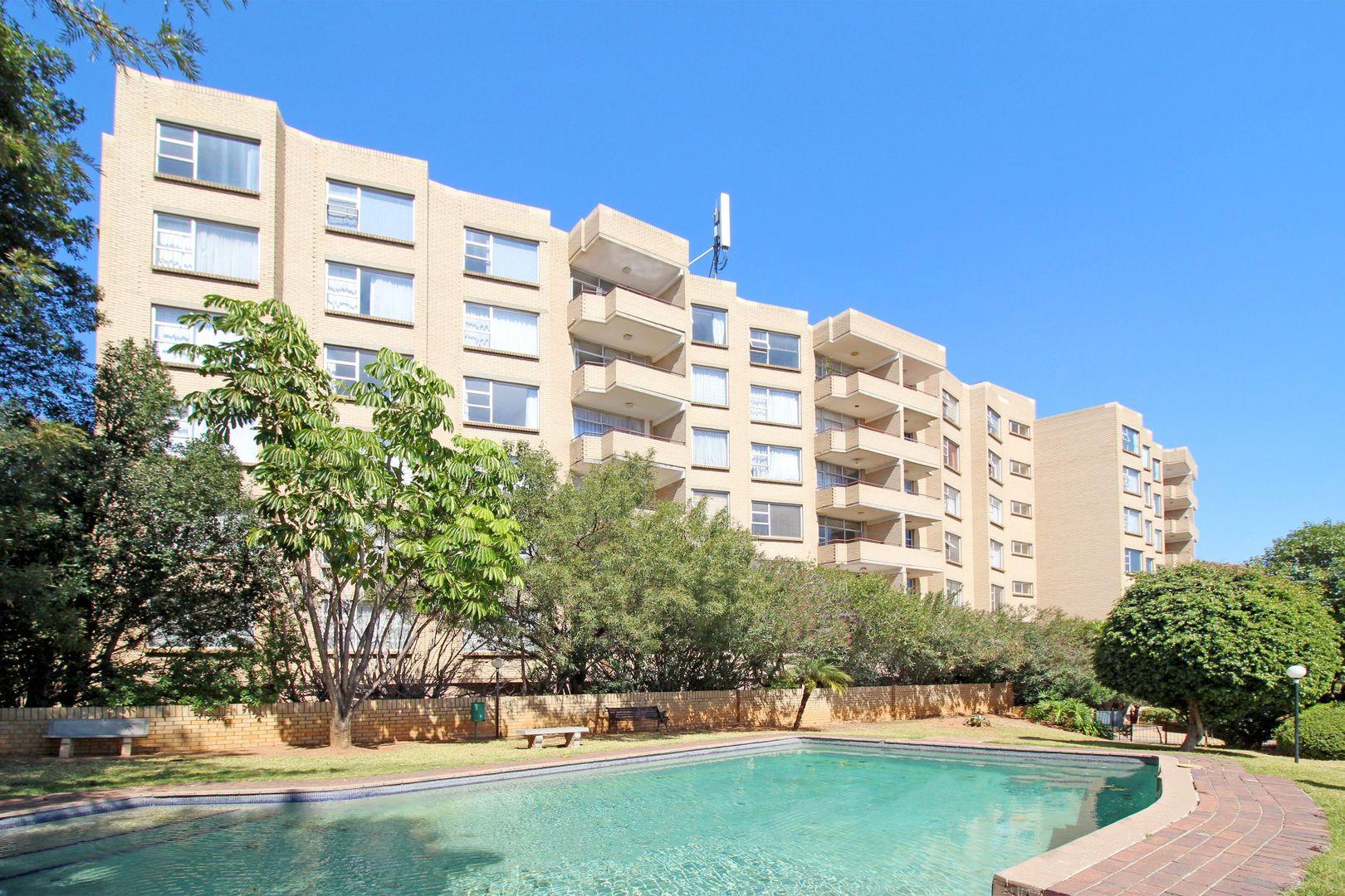 3 Bedroom Apartment / flat for sale in Bramley Park P24113225844