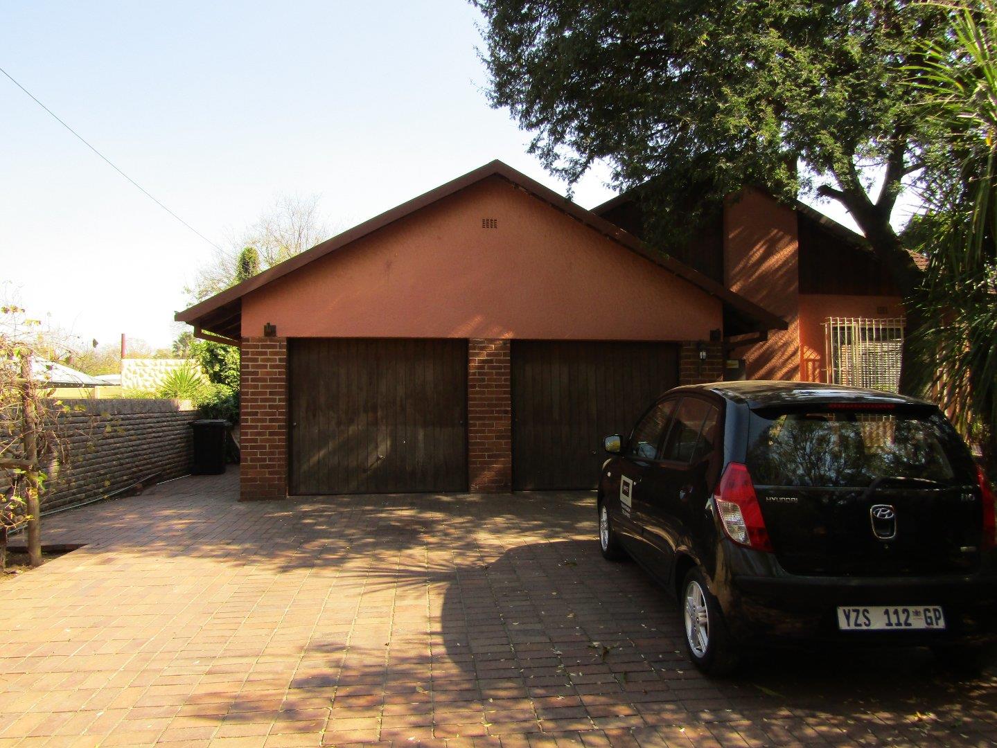 3 Bedroom House for sale in Eastleigh Ridge 4 Ferdinand Avenue P24