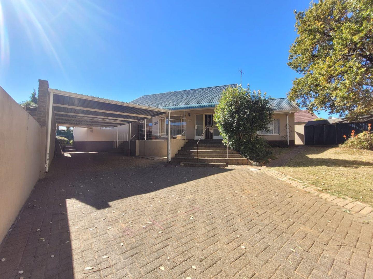 3 Bedroom House for sale in Greenhills P24114523292