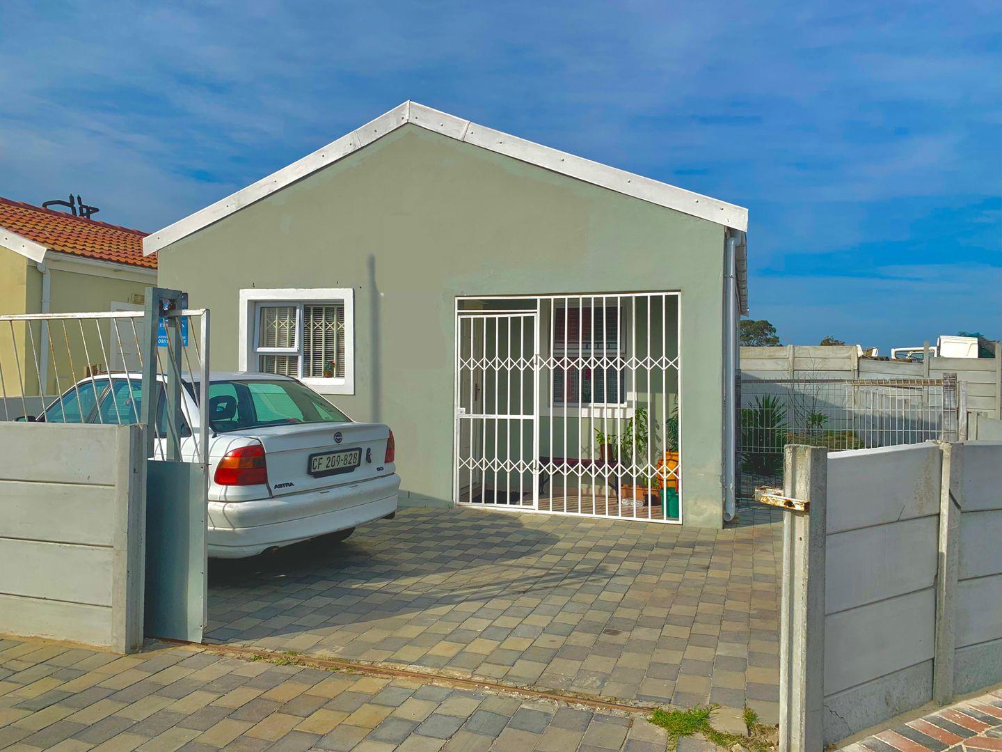 3 Bedroom House for sale in Silwood Heights P24114523430