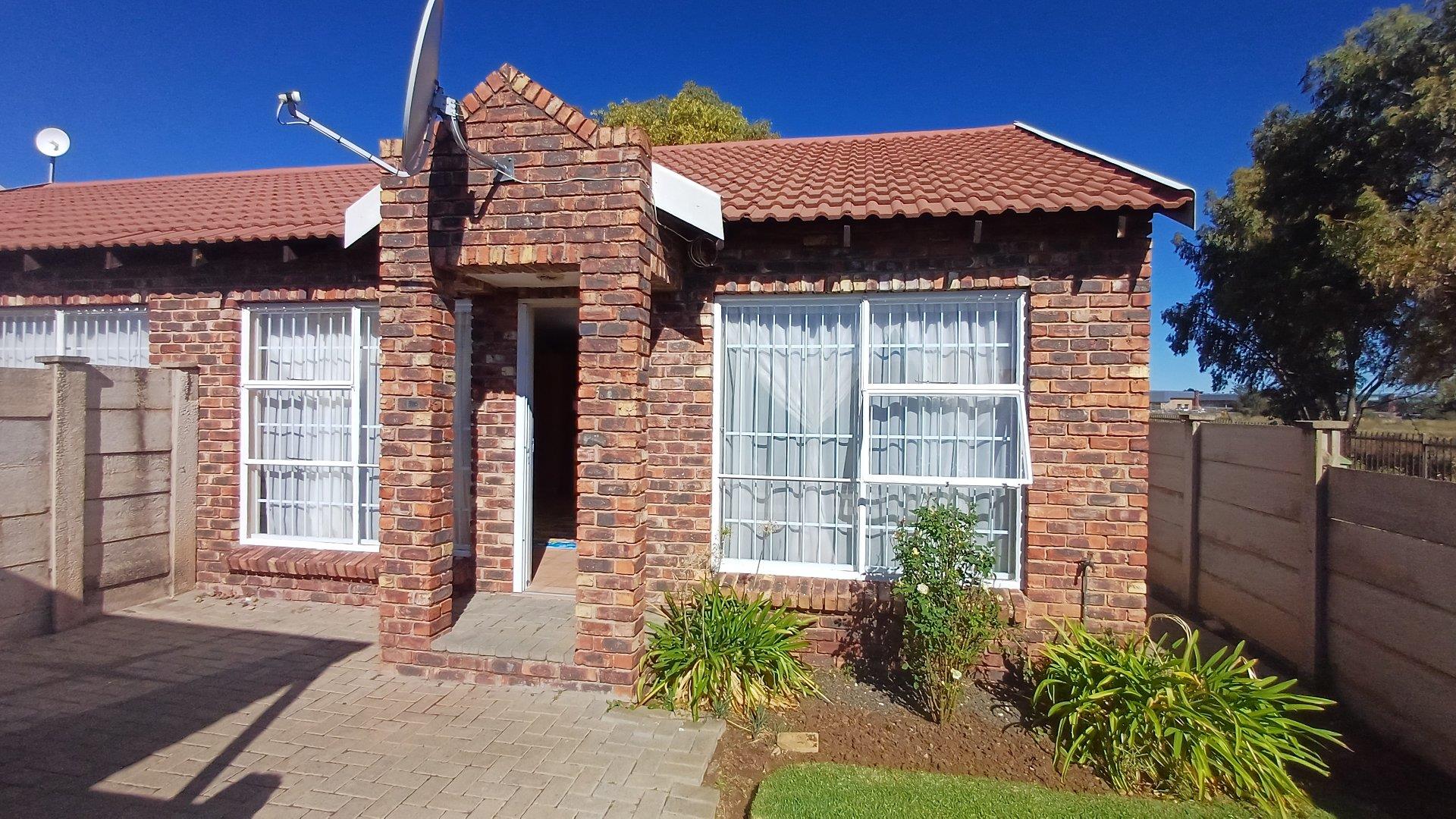 1 Bedroom Townhouse for sale in Fleurdal P24114525894