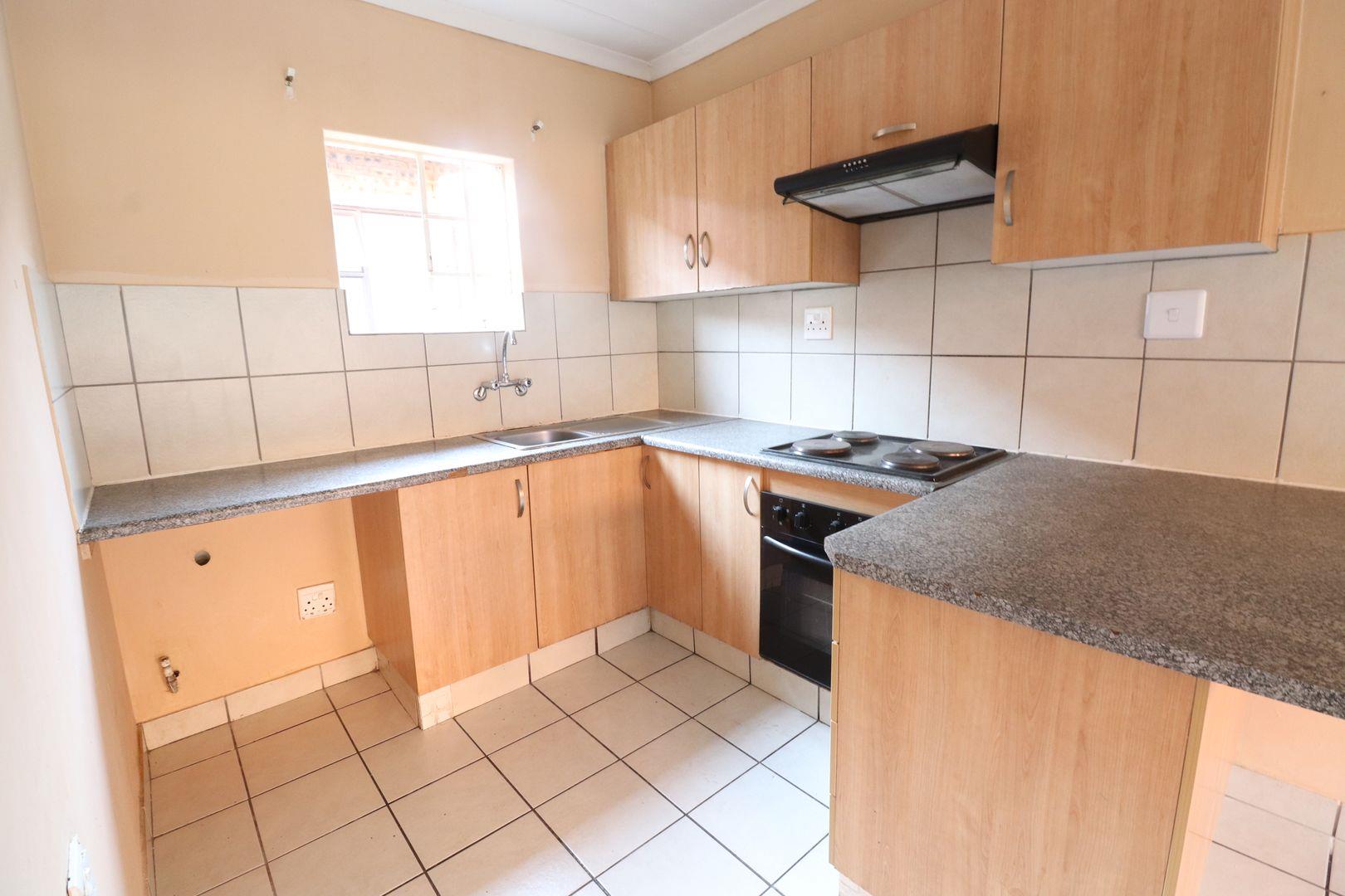 Apartments / flats to rent in Kempton Park Kempton Park Property