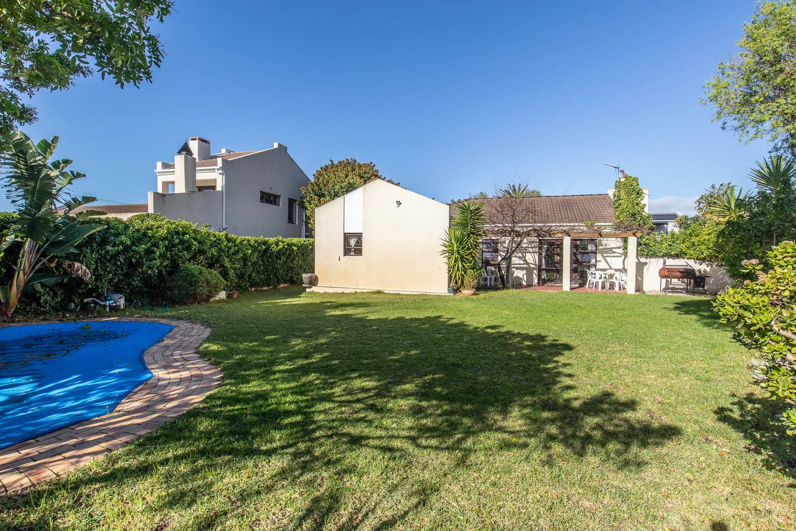 Bergvliet Property Houses for sale in Bergvliet