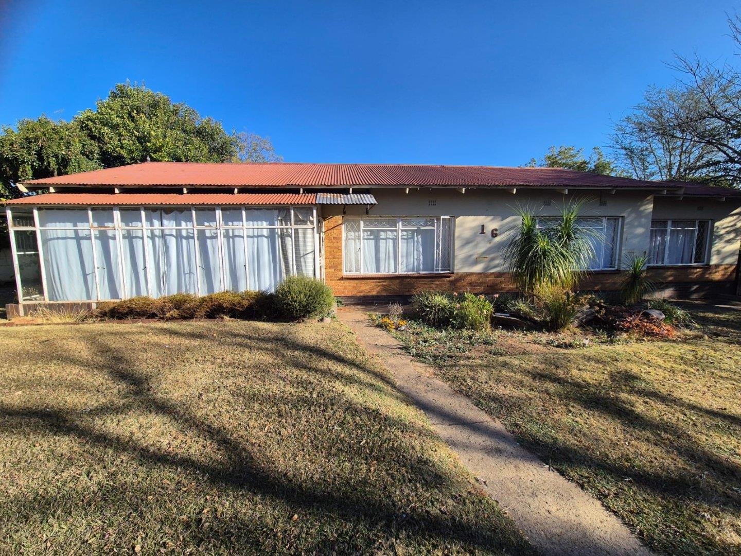 3 Bedroom House for sale in Newcastle Central P24114526638