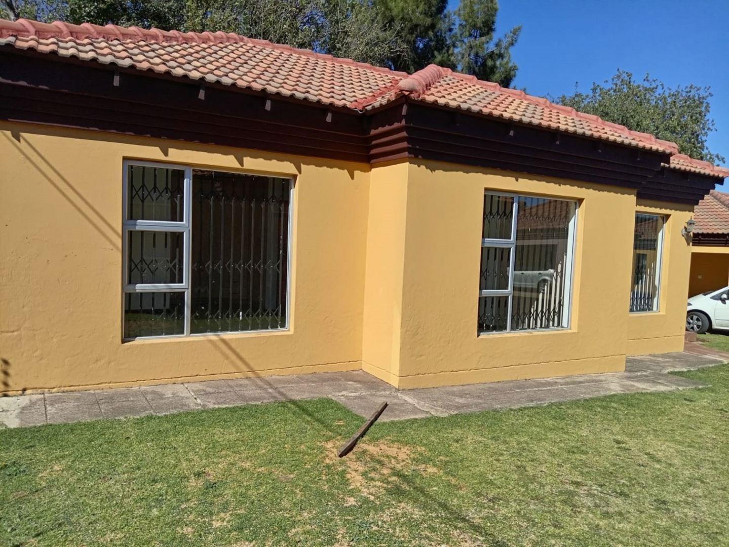 3 Bedroom Townhouse to rent in Sharon Park P24114527255