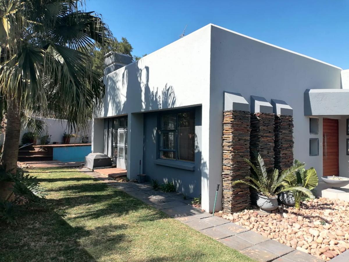 4 Bedroom House for sale in Erasmuskloof 579 Dwyka P24114527584