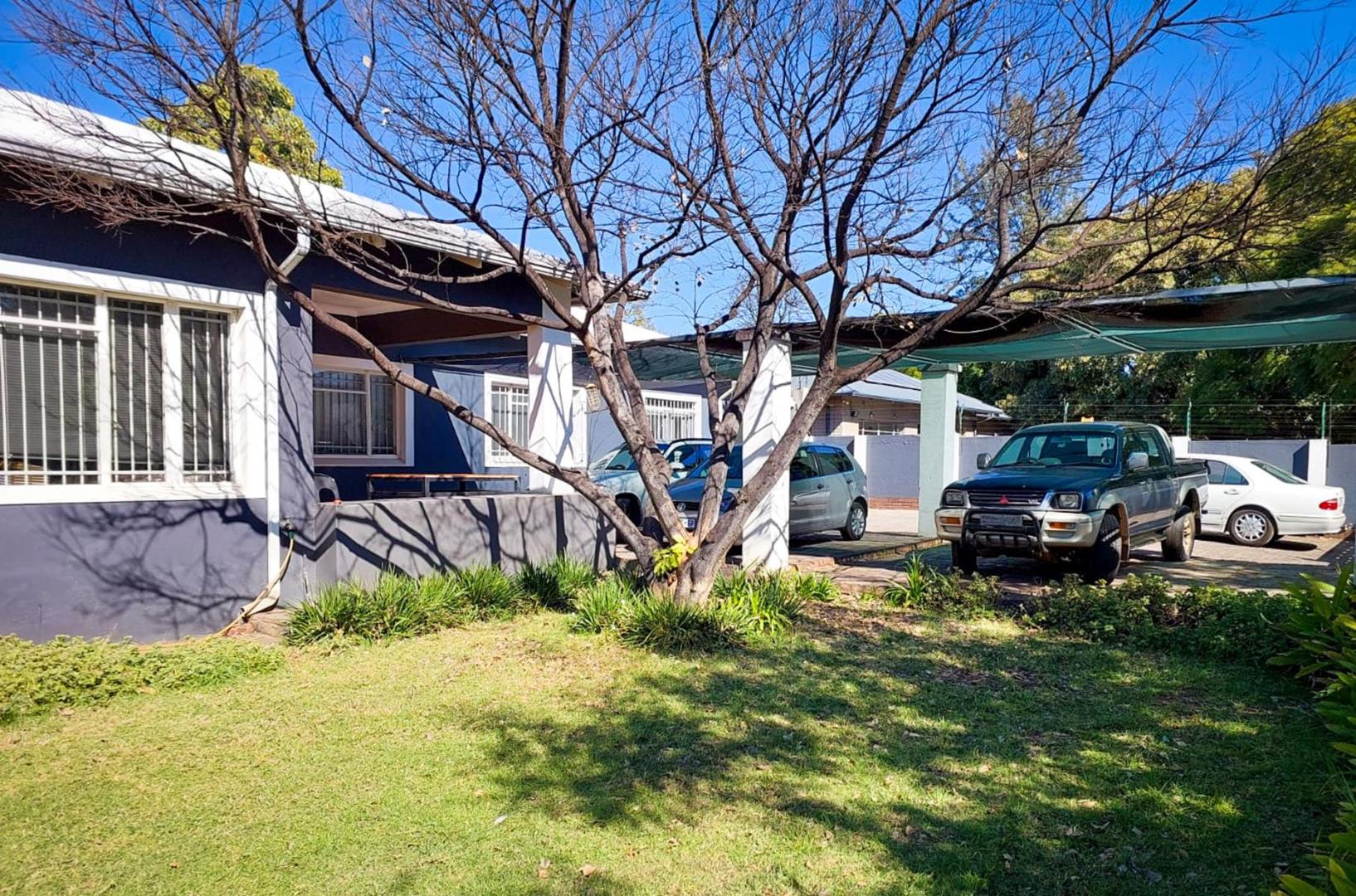 Commercial property to rent in Menlo Park P24114528967