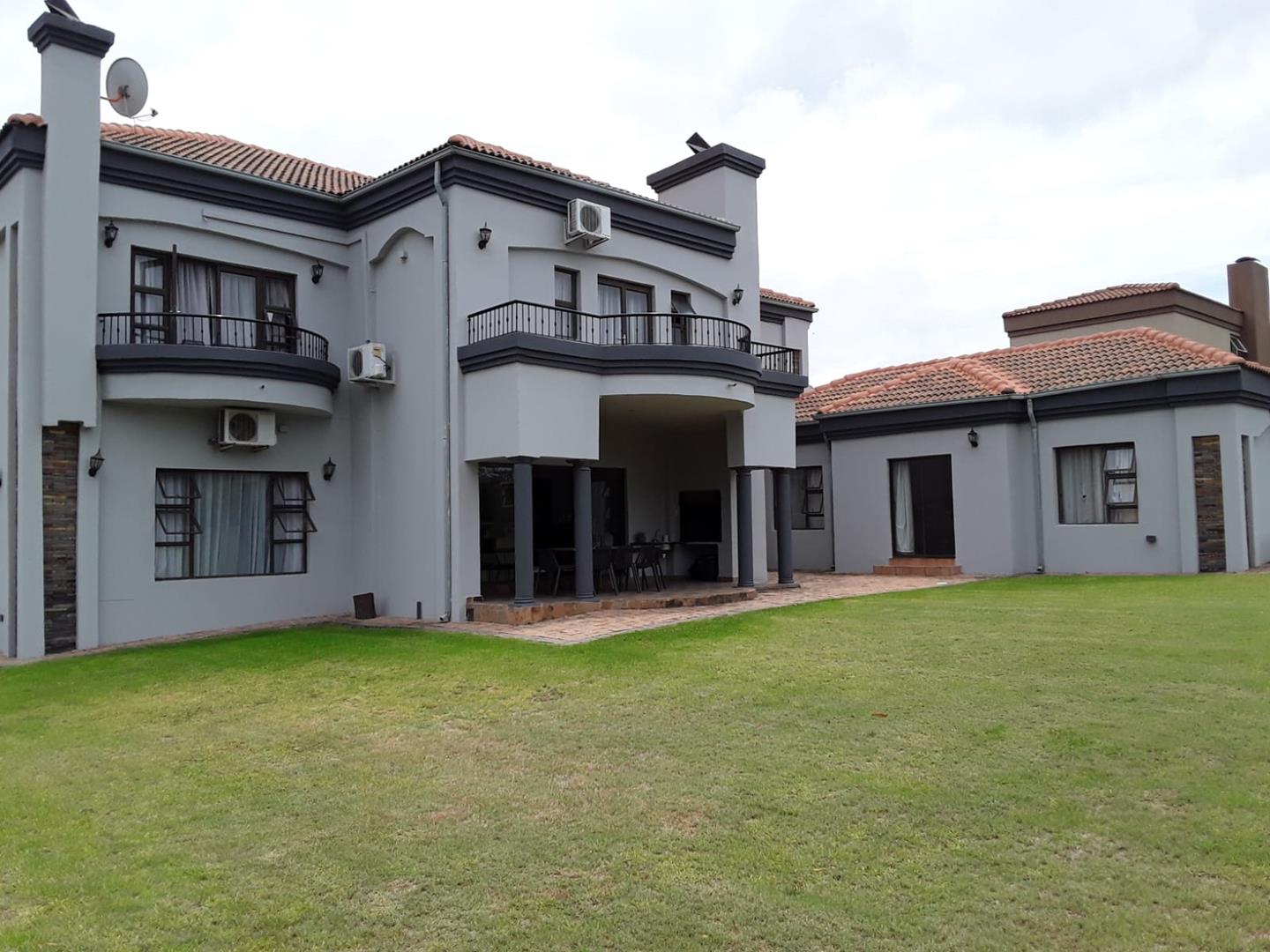 6 Bedroom House to rent in Blue Valley Golf Estate P24114529629