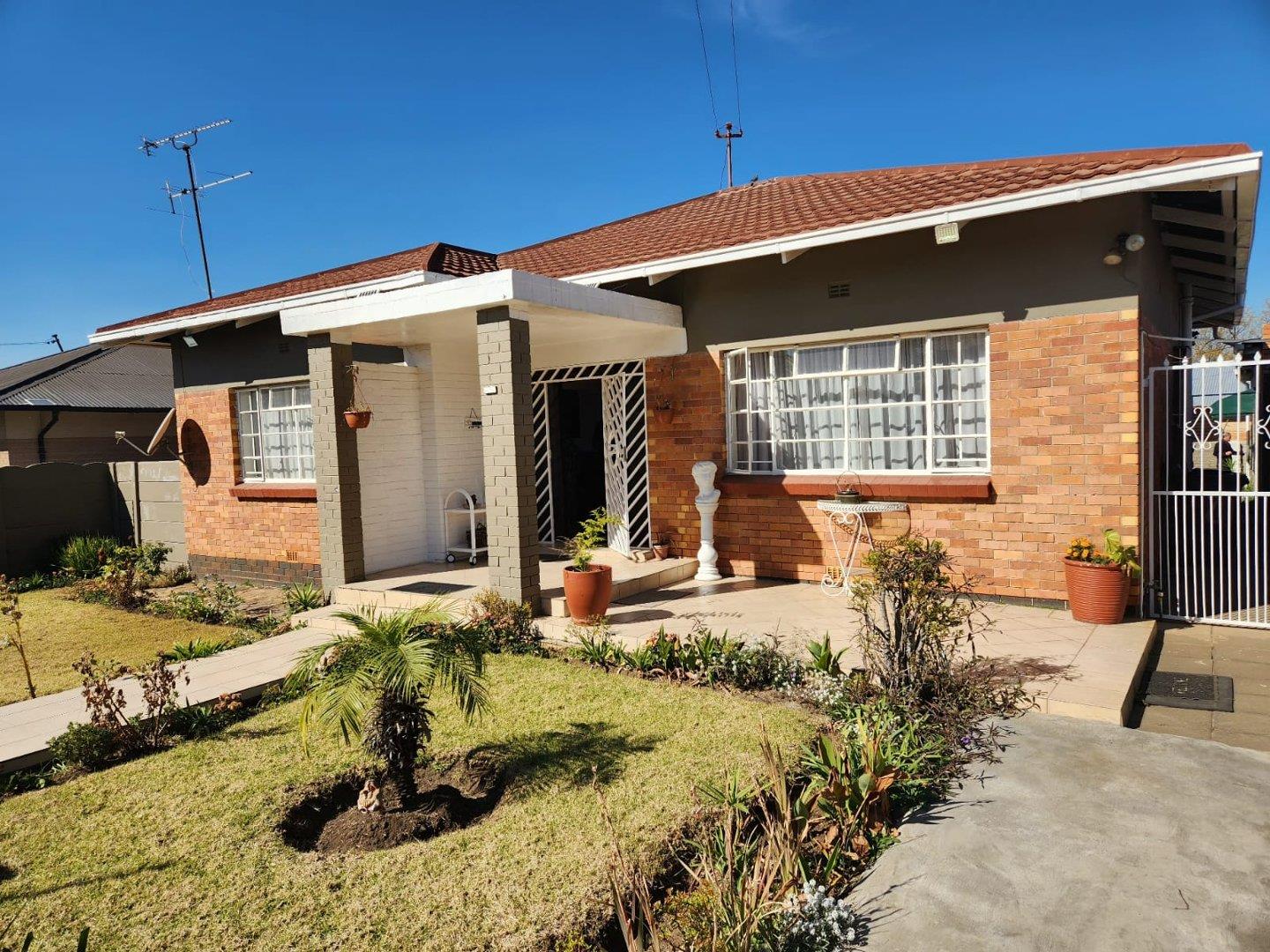 3 Bedroom House for sale in Malvern East 12 Clift Road P24114530573