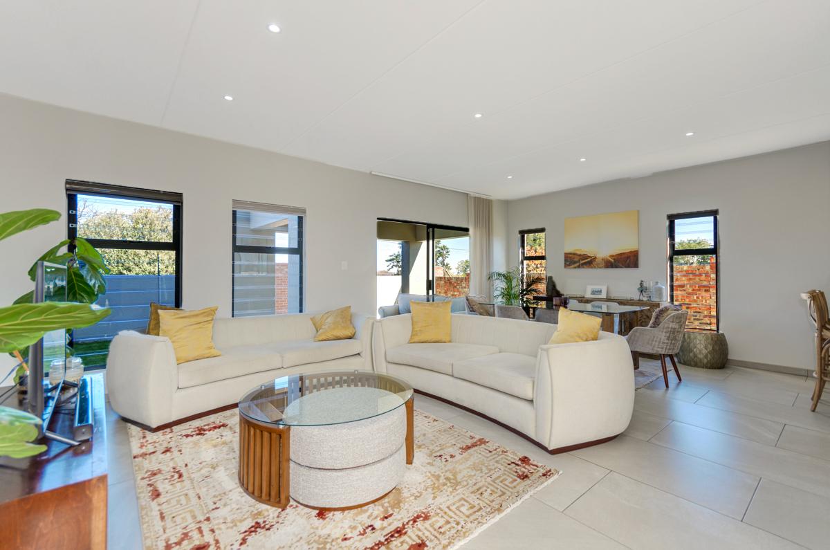 3 Bedroom House for sale in Crowthorne AH 70 Mecury Drive P24114531517